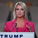 Designa Trump a Pam Bondi para secretaria de Justicia; Gaetz se retira